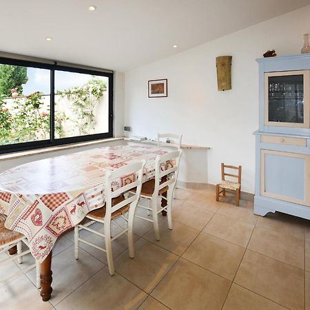 2 Bedroom Gorgeous Home In Villes-Sur-Auzon Экстерьер фото