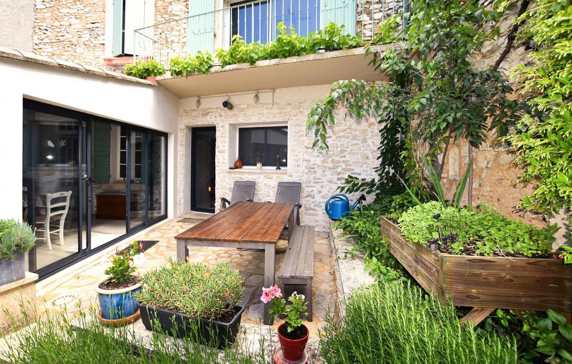 2 Bedroom Gorgeous Home In Villes-Sur-Auzon Экстерьер фото