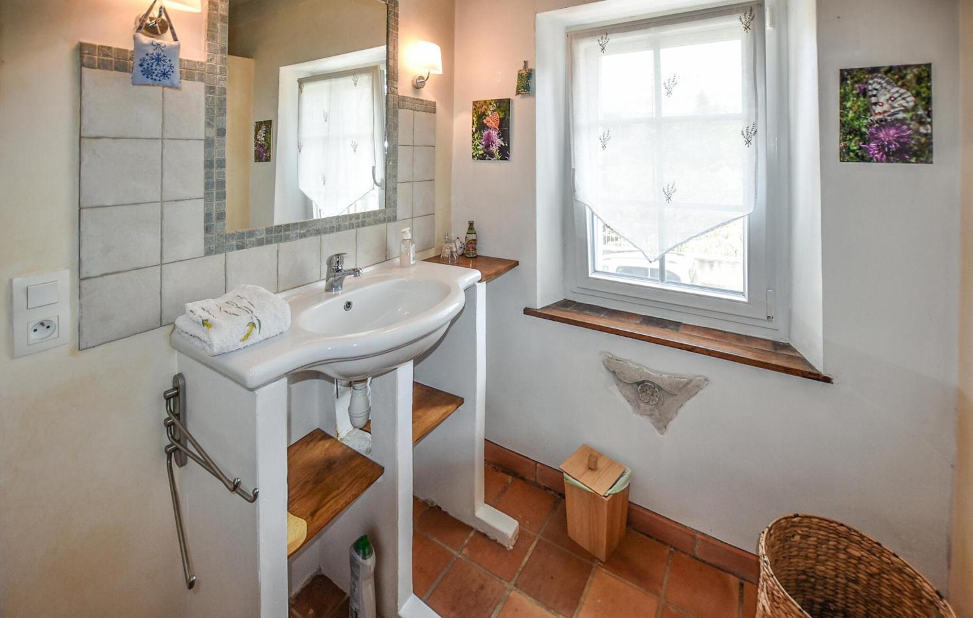 2 Bedroom Gorgeous Home In Villes-Sur-Auzon Экстерьер фото